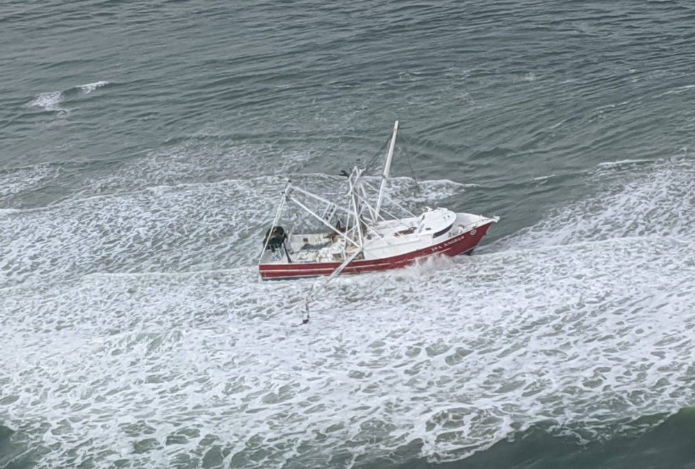 Four Fishermen Rescued North Carolina from 88 foot Vessel